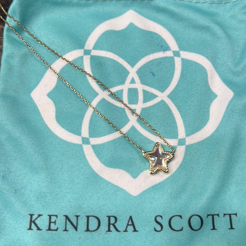 Kendra Scott Necklace